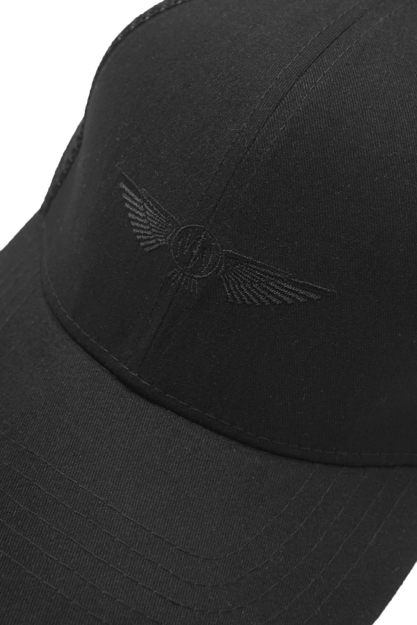 "AIR OUT" TRUCKER HAT IN ANTHRACITE BY WSH X MN+LA™ - Image 5
