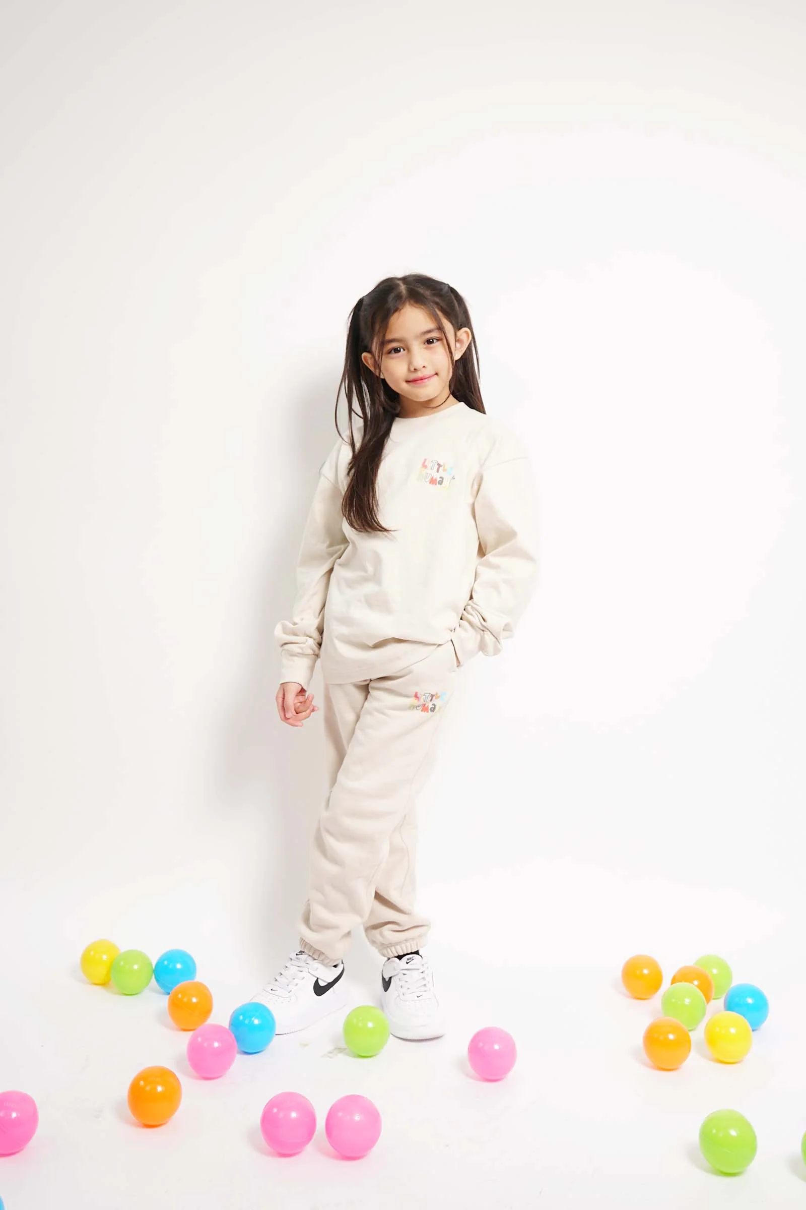 "CRAYONS" LITTLE HUMAN™ SWEATPANTS IN OAT - Image 4