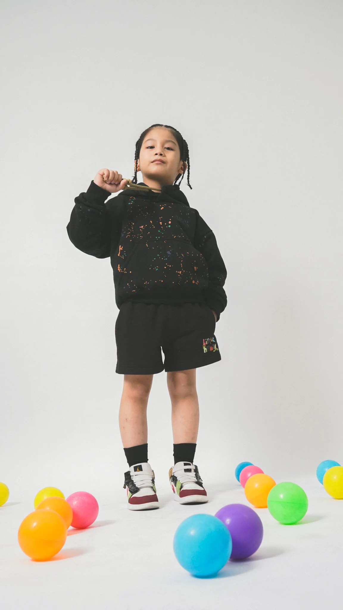 "CRAYONS" LITTLE HUMAN™ SWEATSHORTS IN ANTHRACITE - Image 14