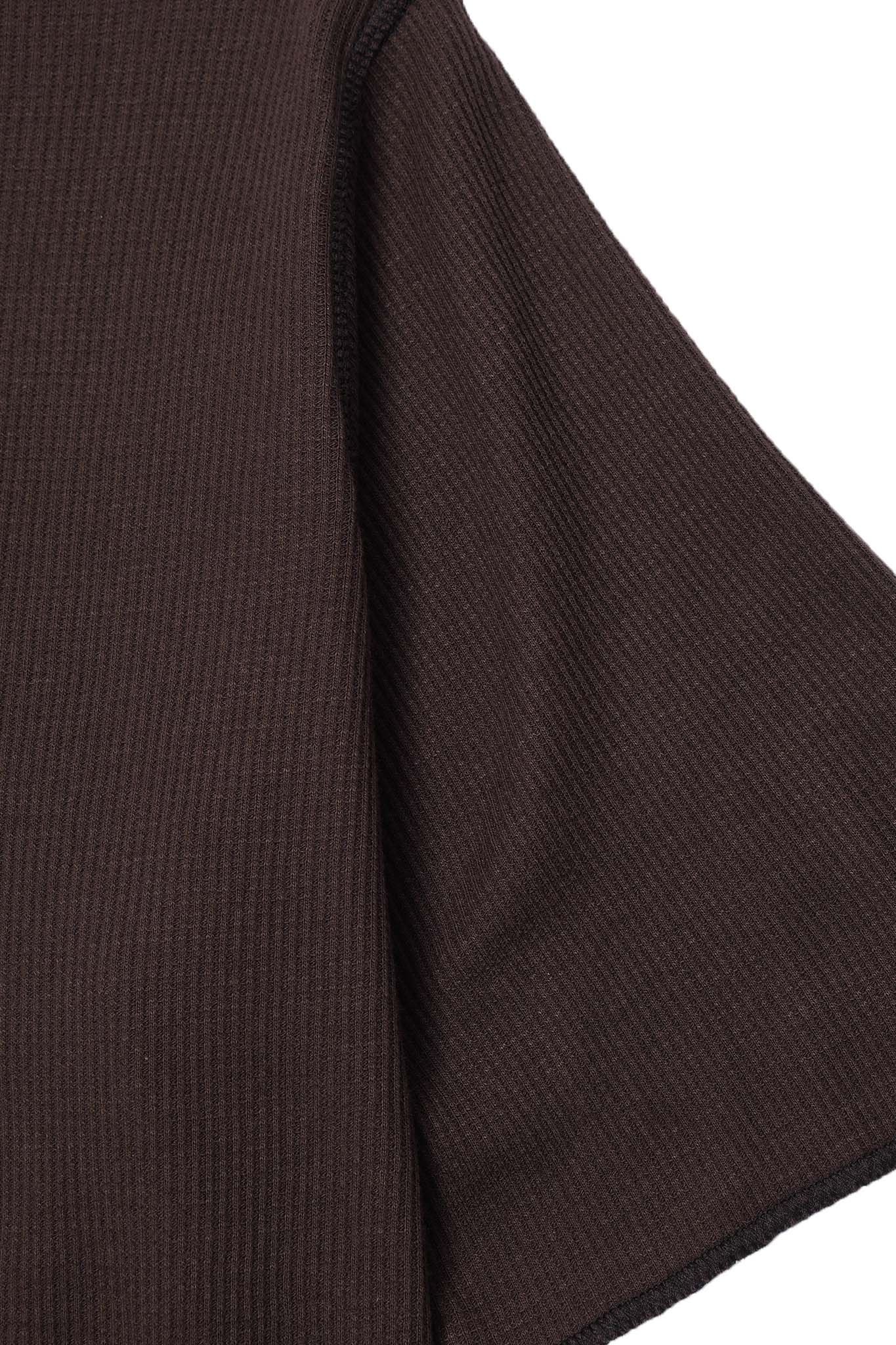 EXO™ MILITIA MOCK NECK WAFFLE TEE IN CHARCOAL GREY - Image 5
