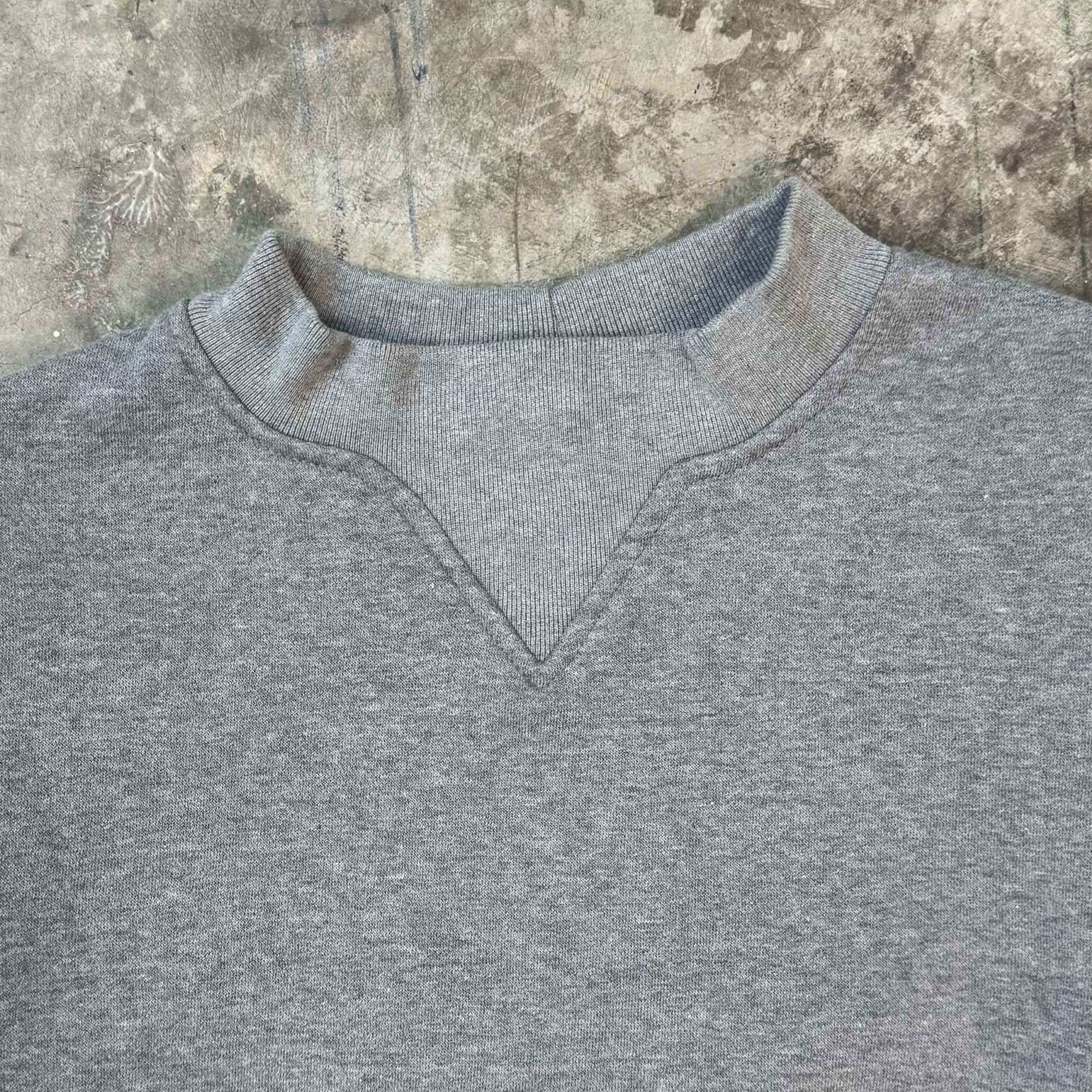 FEMME SWEATSHIRT SAMPLE 002 - Image 2