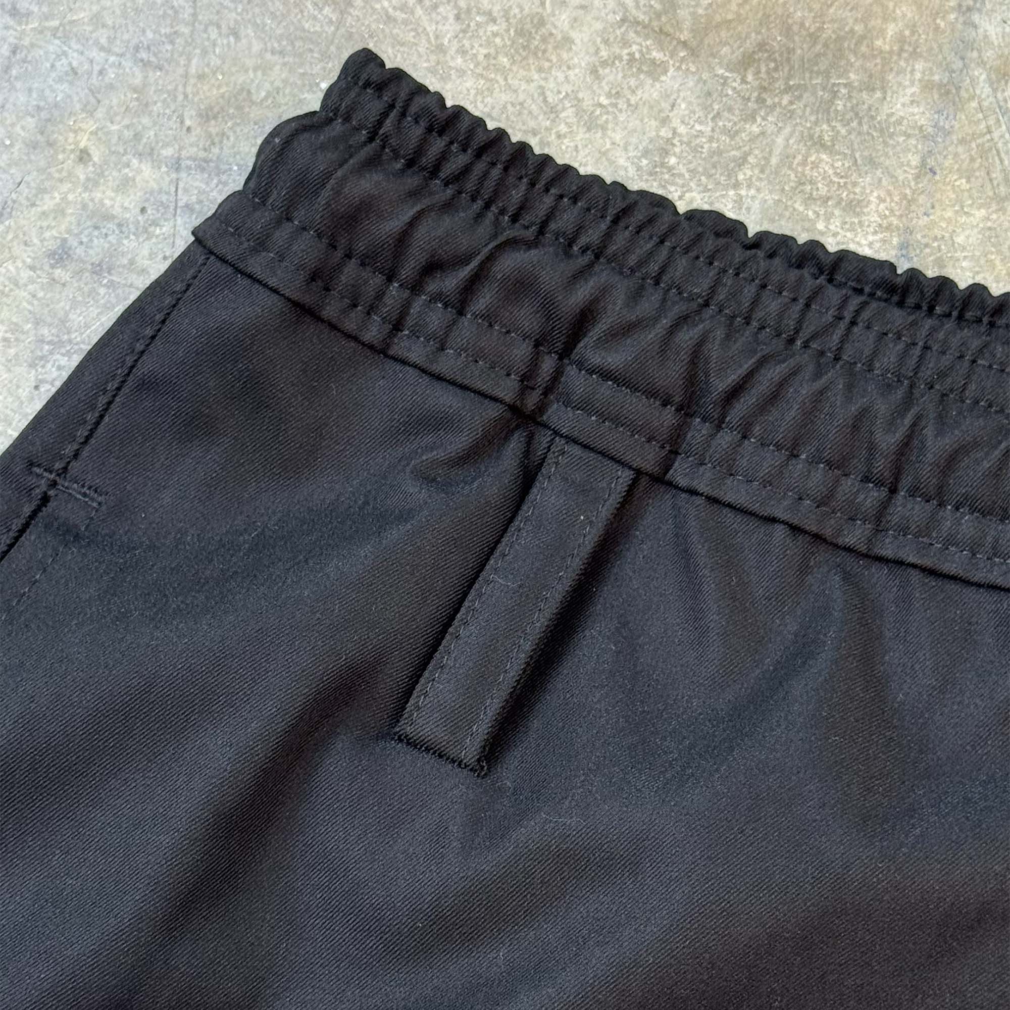GRAPHITE TWILL 7 POCKET SHORTS - Image 3