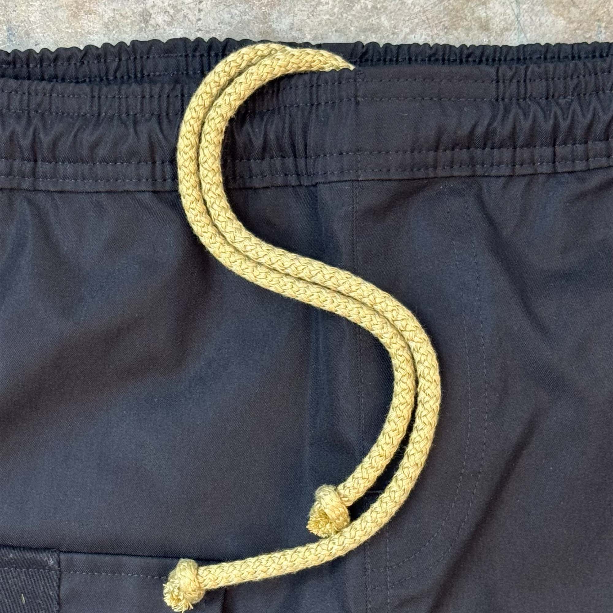 GRAPHITE TWILL 7 POCKET SHORTS - Image 5