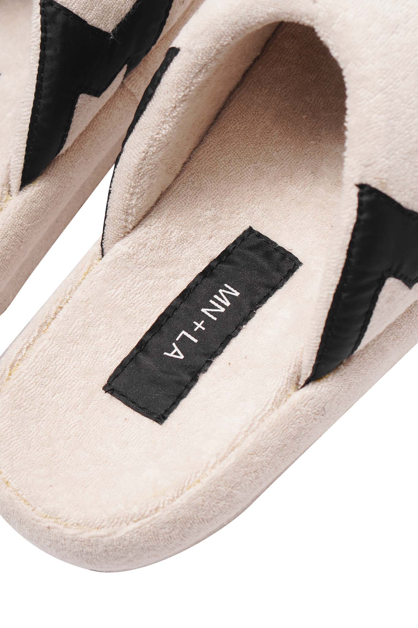 GRIZZLY CLOGS IN CLOUD - Image 6