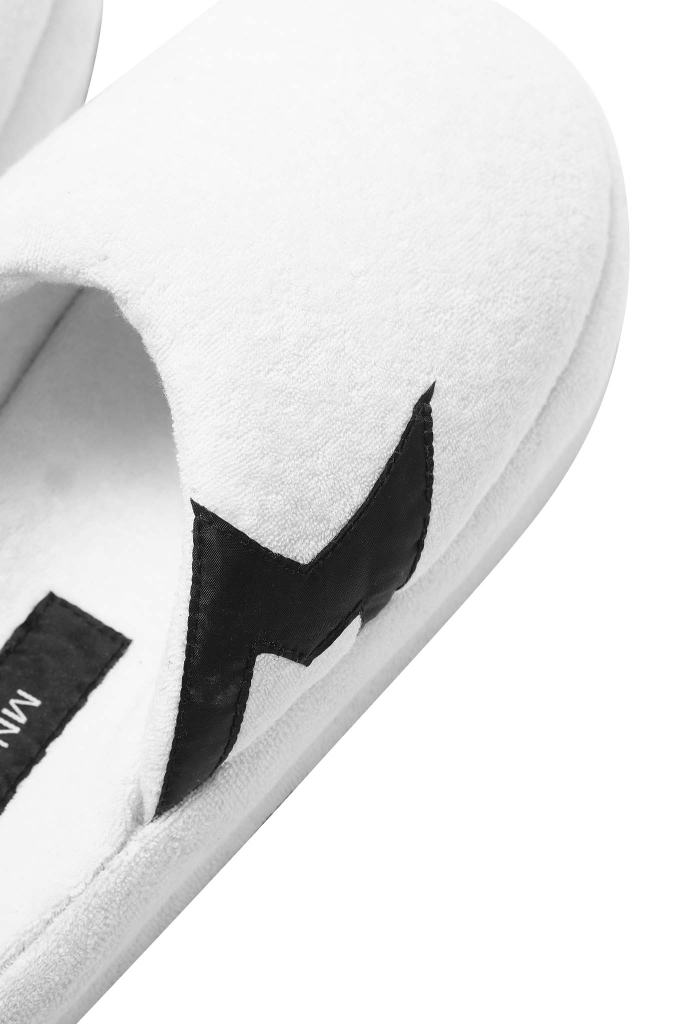GRIZZLY CLOGS IN SNOW - Image 3