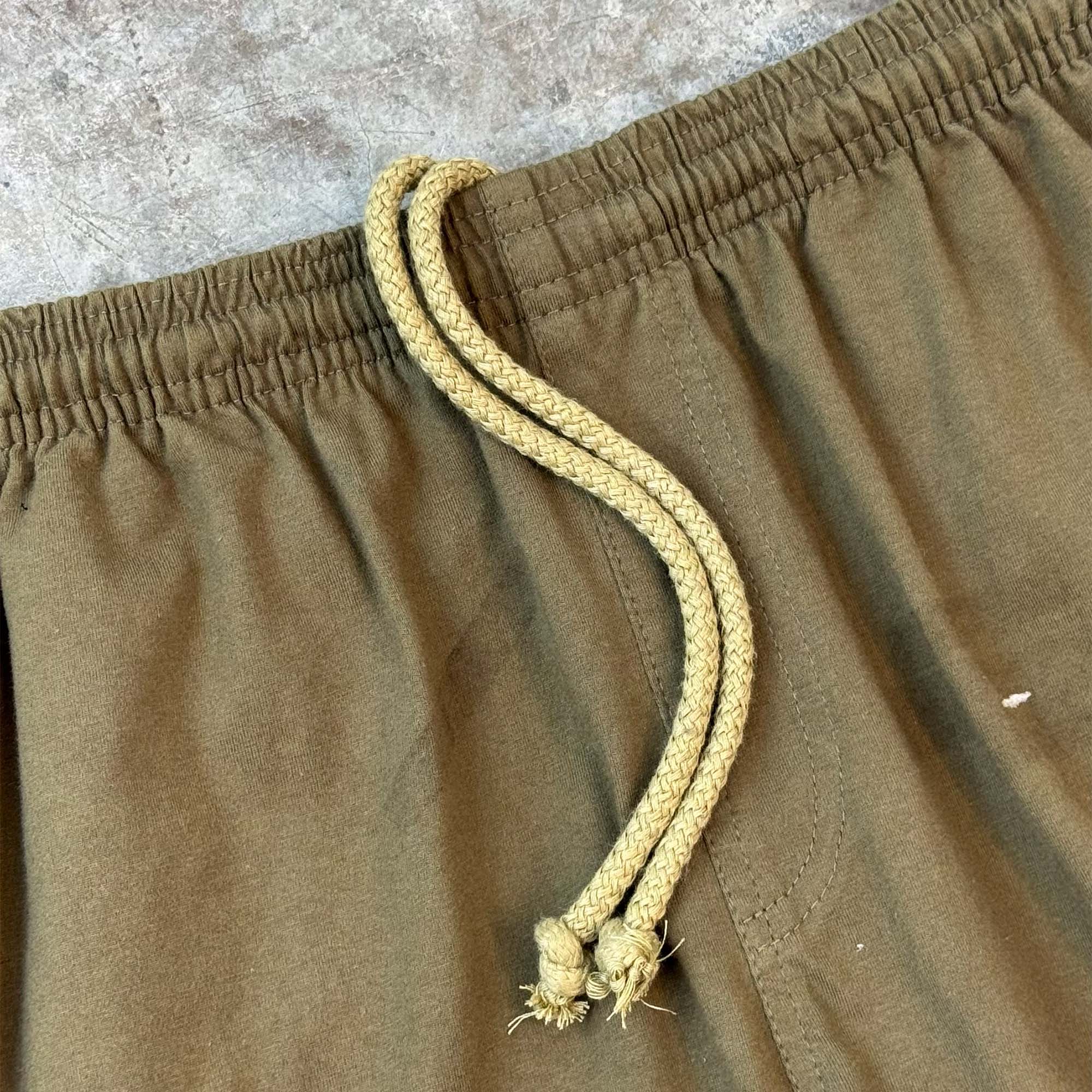 HOUSE SHORTS IN OLIVE - Image 4