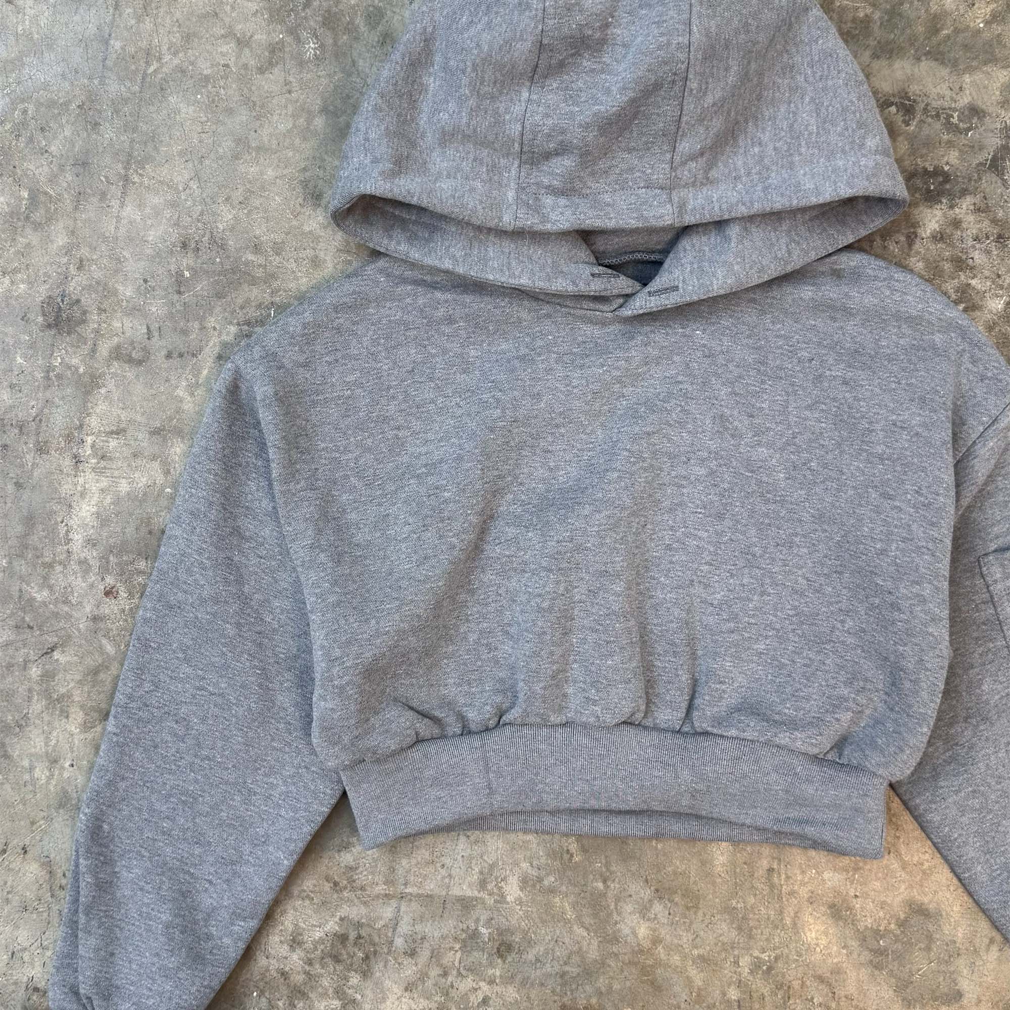 LOUNGE HOODIE IN HEATHER GREY - Image 4