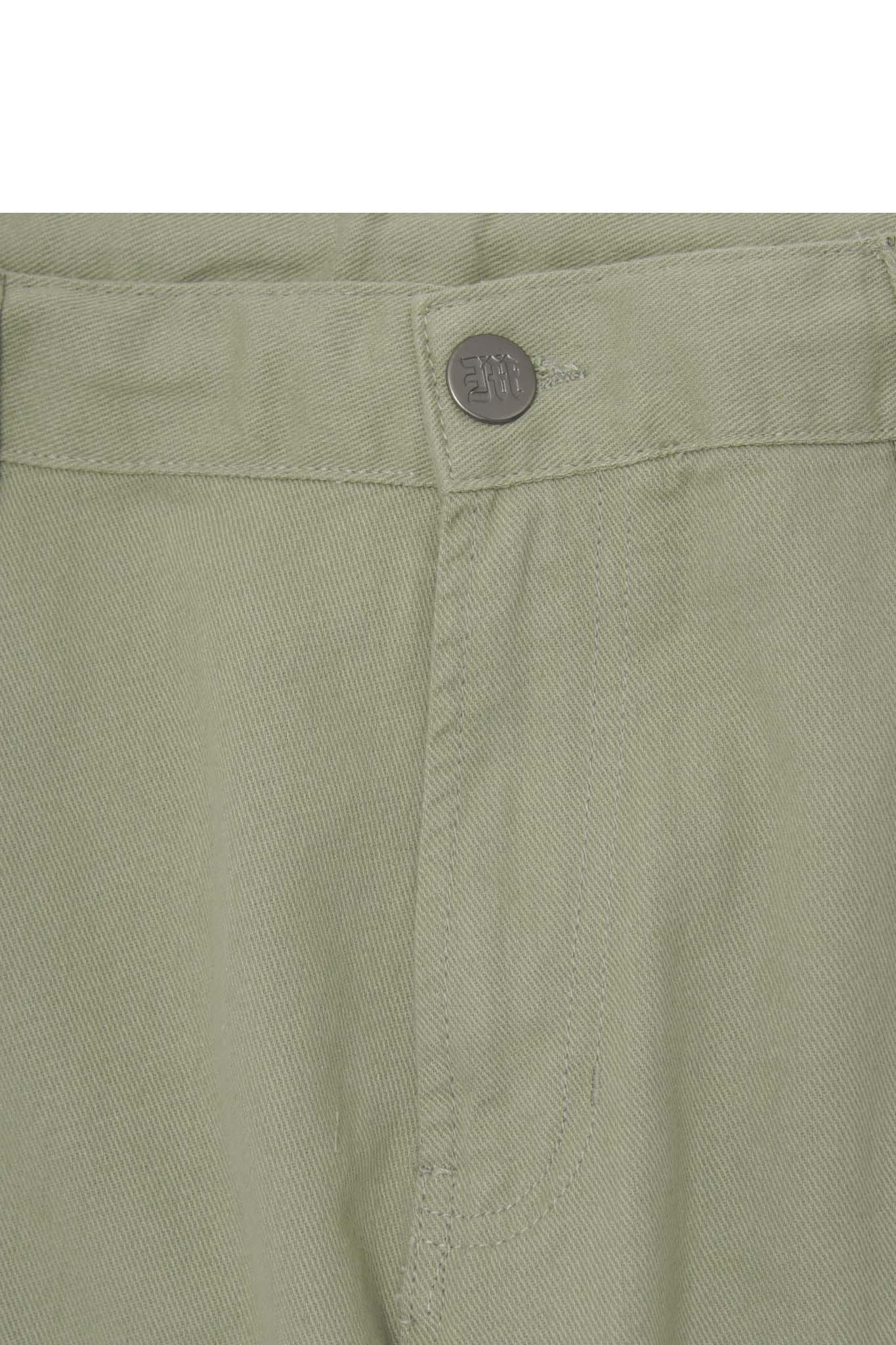CARPENTER SHORTS IN DESERT - Image 3