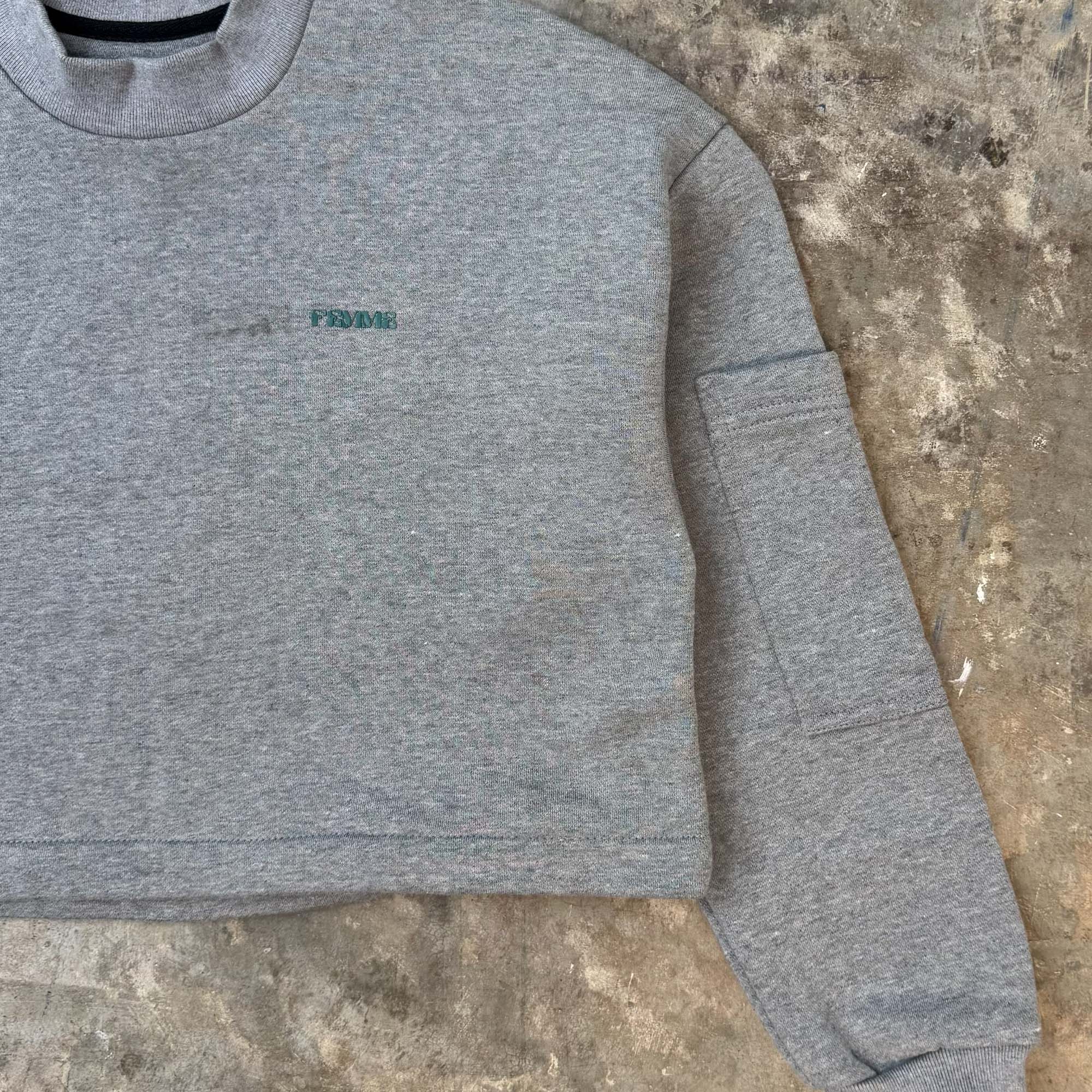 LOUNGE SWEATSHIRT IN HEATHER GREY - Image 2