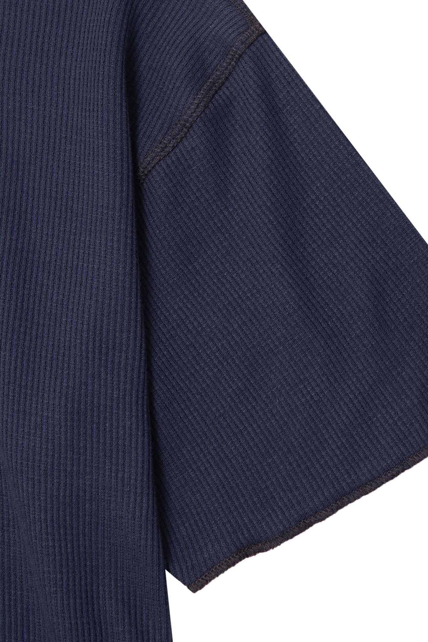 “M’$ SPECK V2” WAFFLE TEE IN NAVY - Image 8