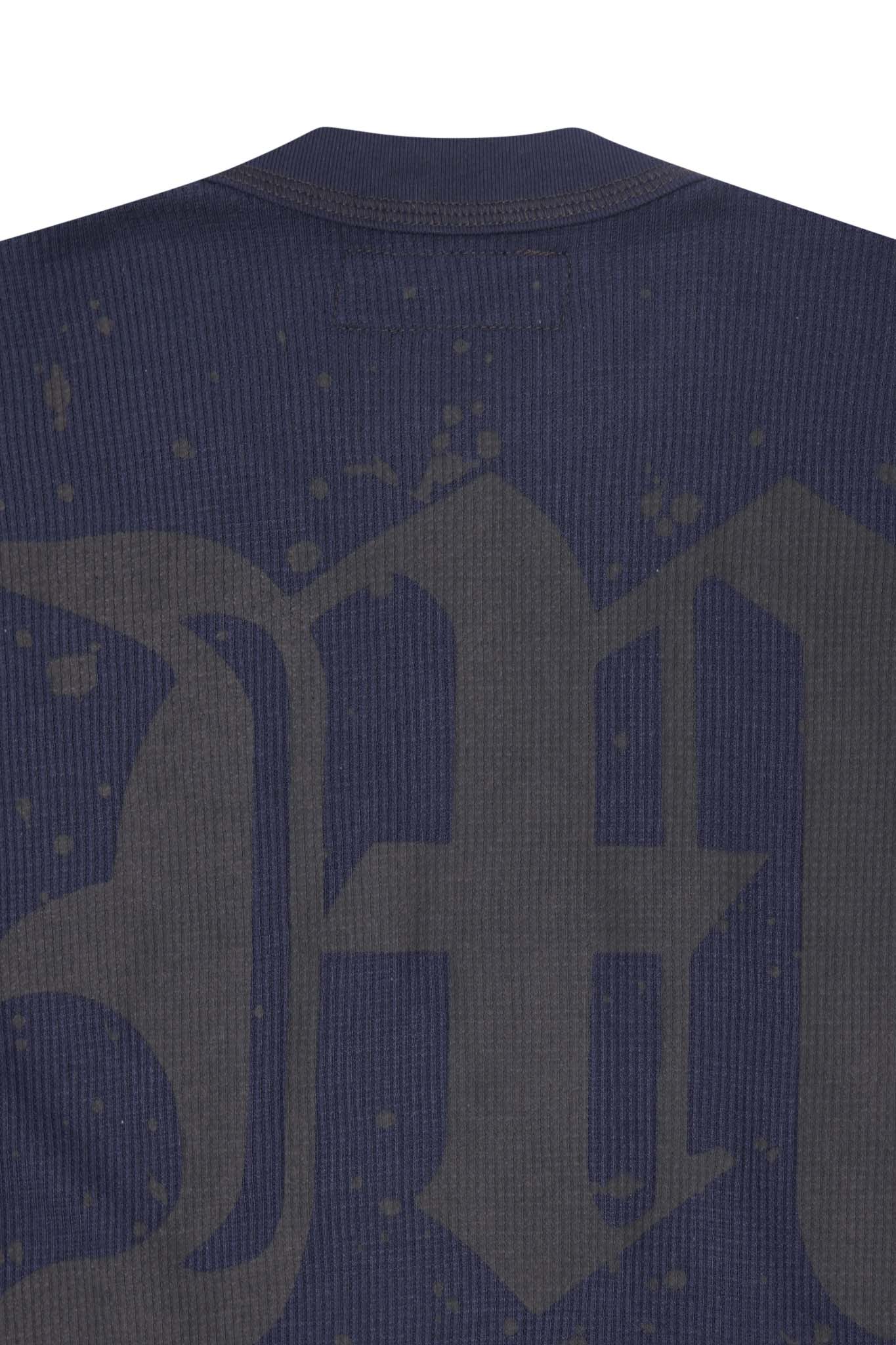 “M’$ SPECK V2” WAFFLE TEE IN NAVY - Image 9