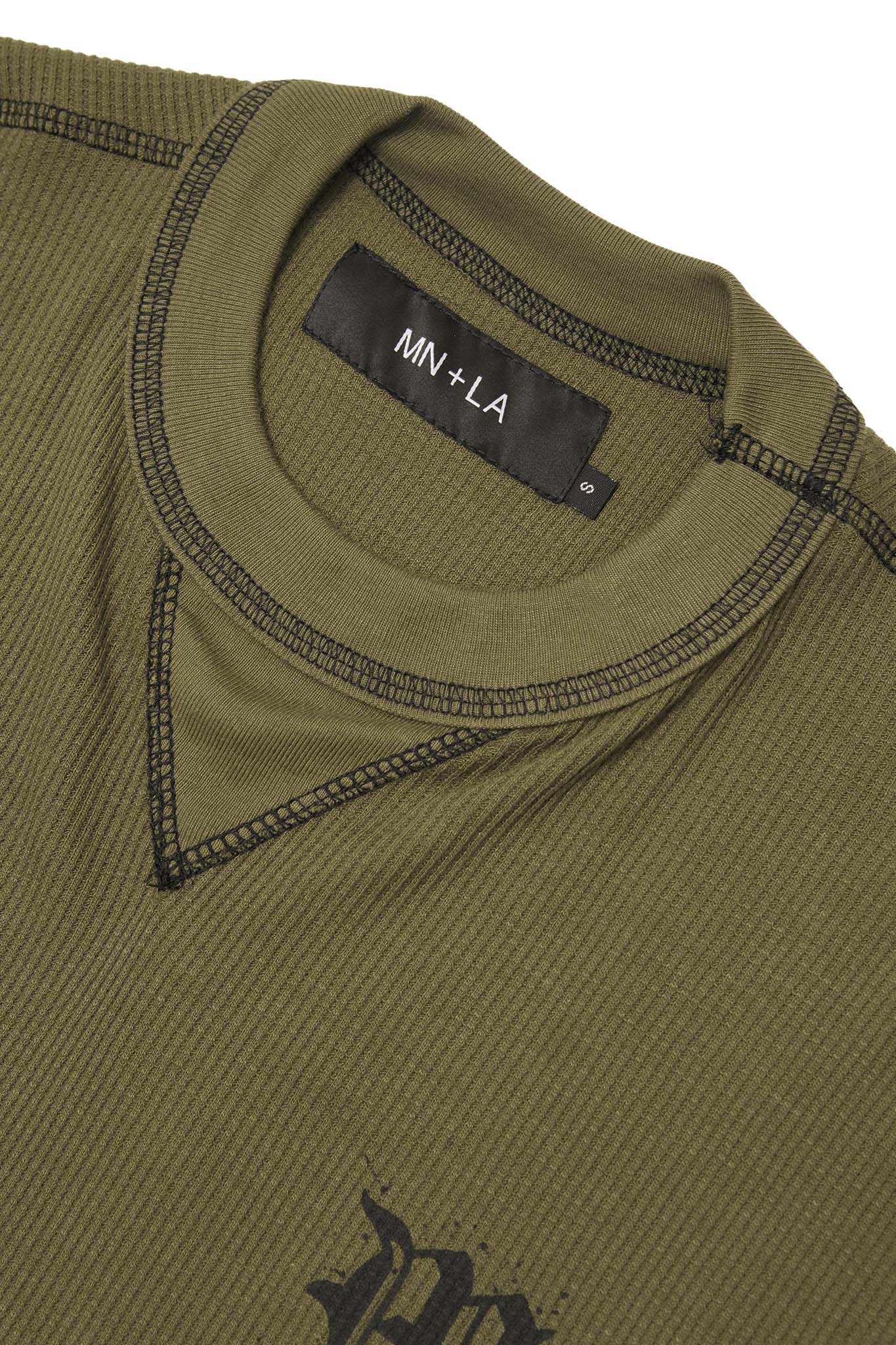 “M’$ SPECK V2” WAFFLE TEE IN OLIVE - Image 5
