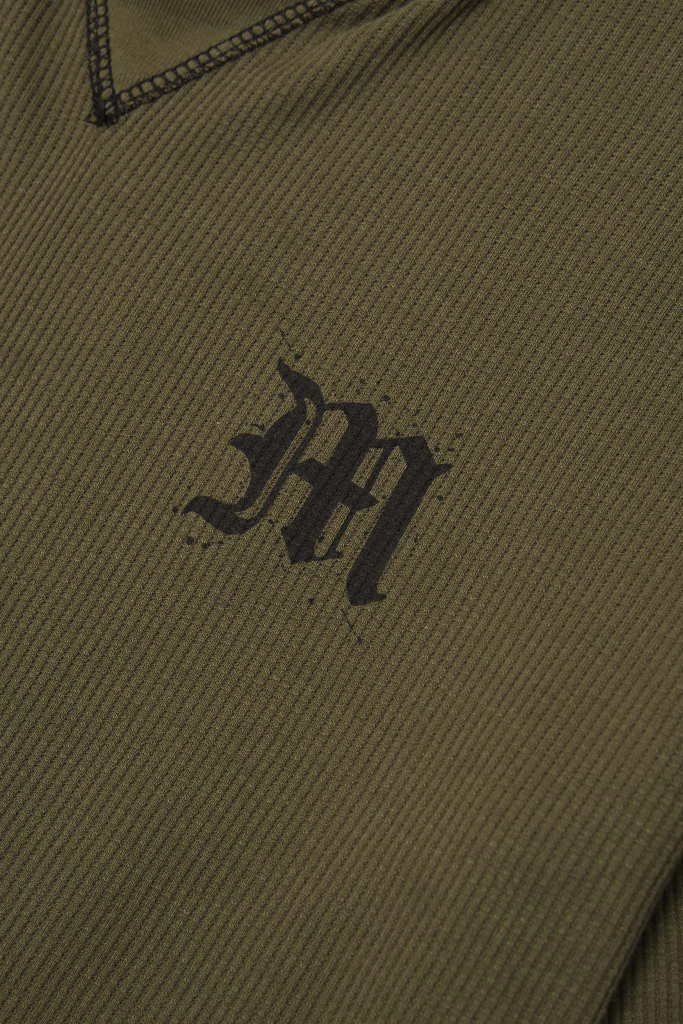 “M’$ SPECK V2” WAFFLE TEE IN OLIVE - Image 7