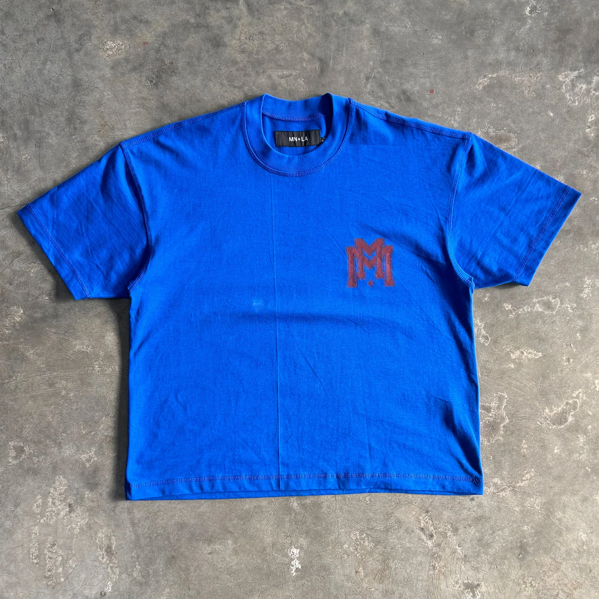 M'$ UNIVERSITY V2 TEE IN ELECTRIC BLUE - Image 2