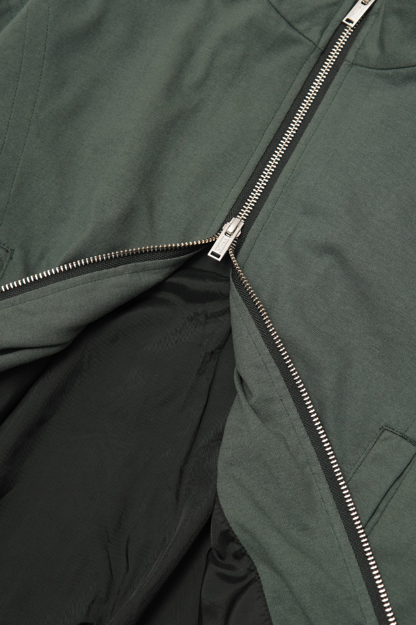 M+ "WAGWAN" JACKET IN MOSS - Image 10