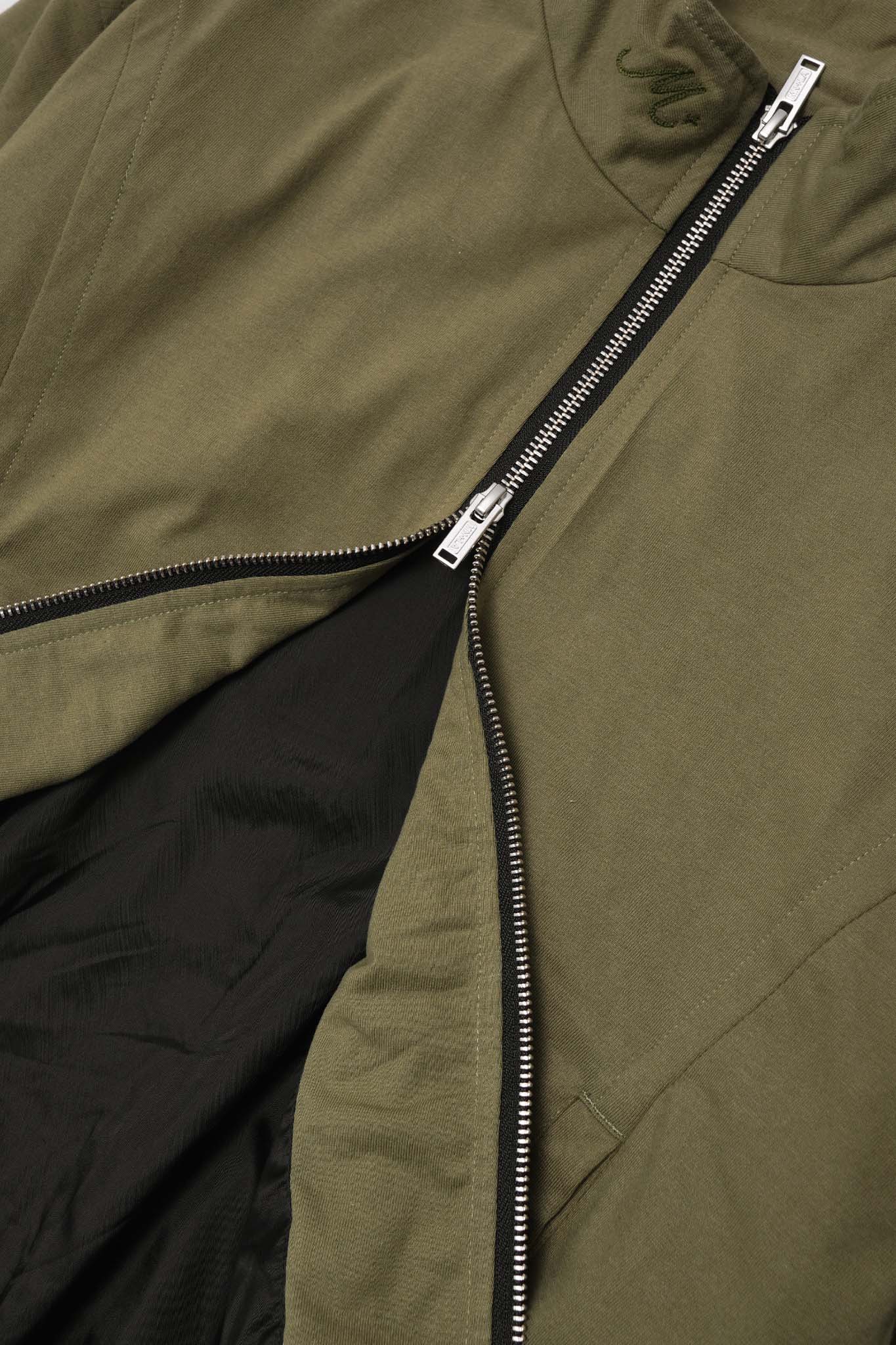 M+ "WAGWAN" JACKET IN OLIVE - Image 12