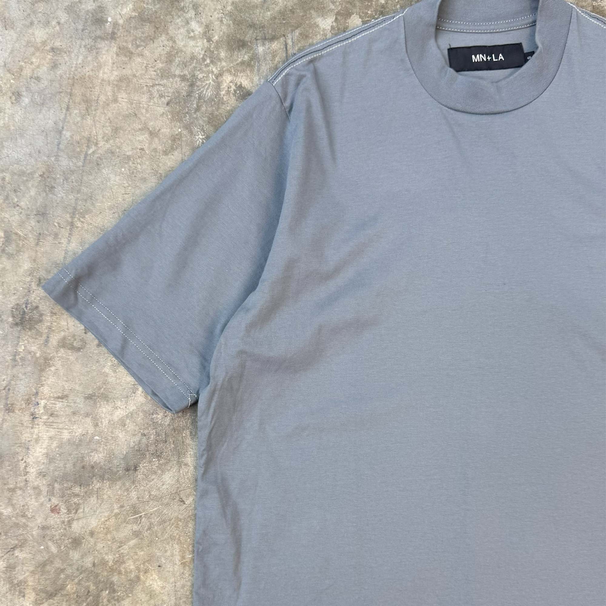 MOCK NECK TEE IN GLACIER - Image 2