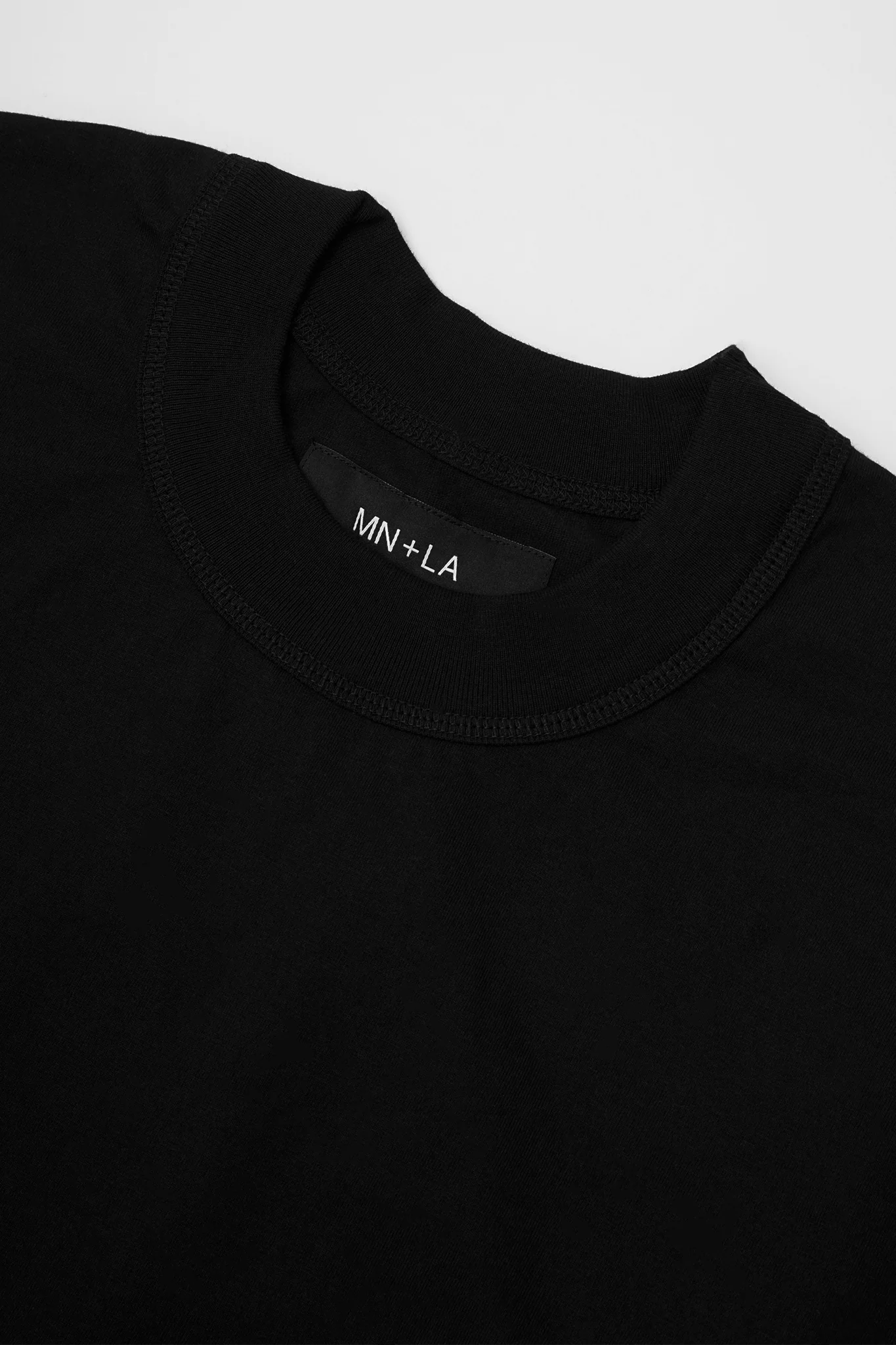 MOCK NECK TEE V3 IN ANTHRACITE - Image 3