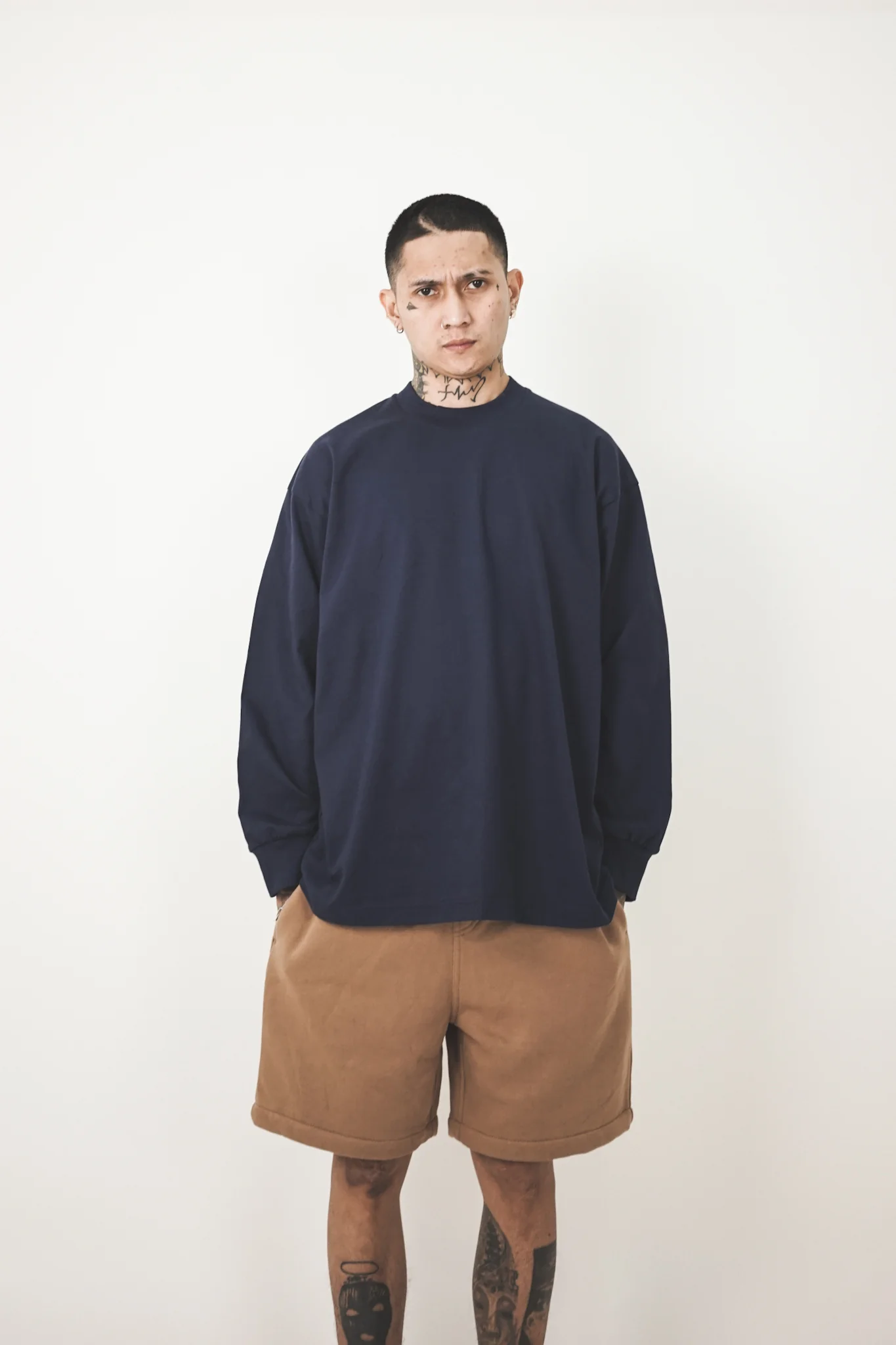 LONGSLEEVE TEE IN NAVY - Image 3