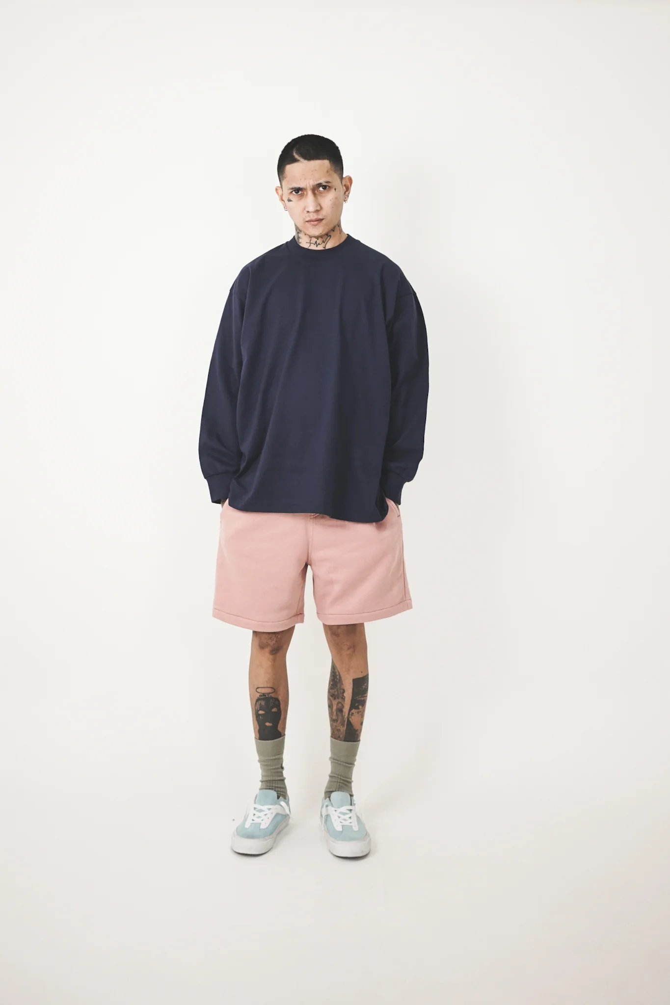 LONGSLEEVE TEE IN NAVY - Image 7