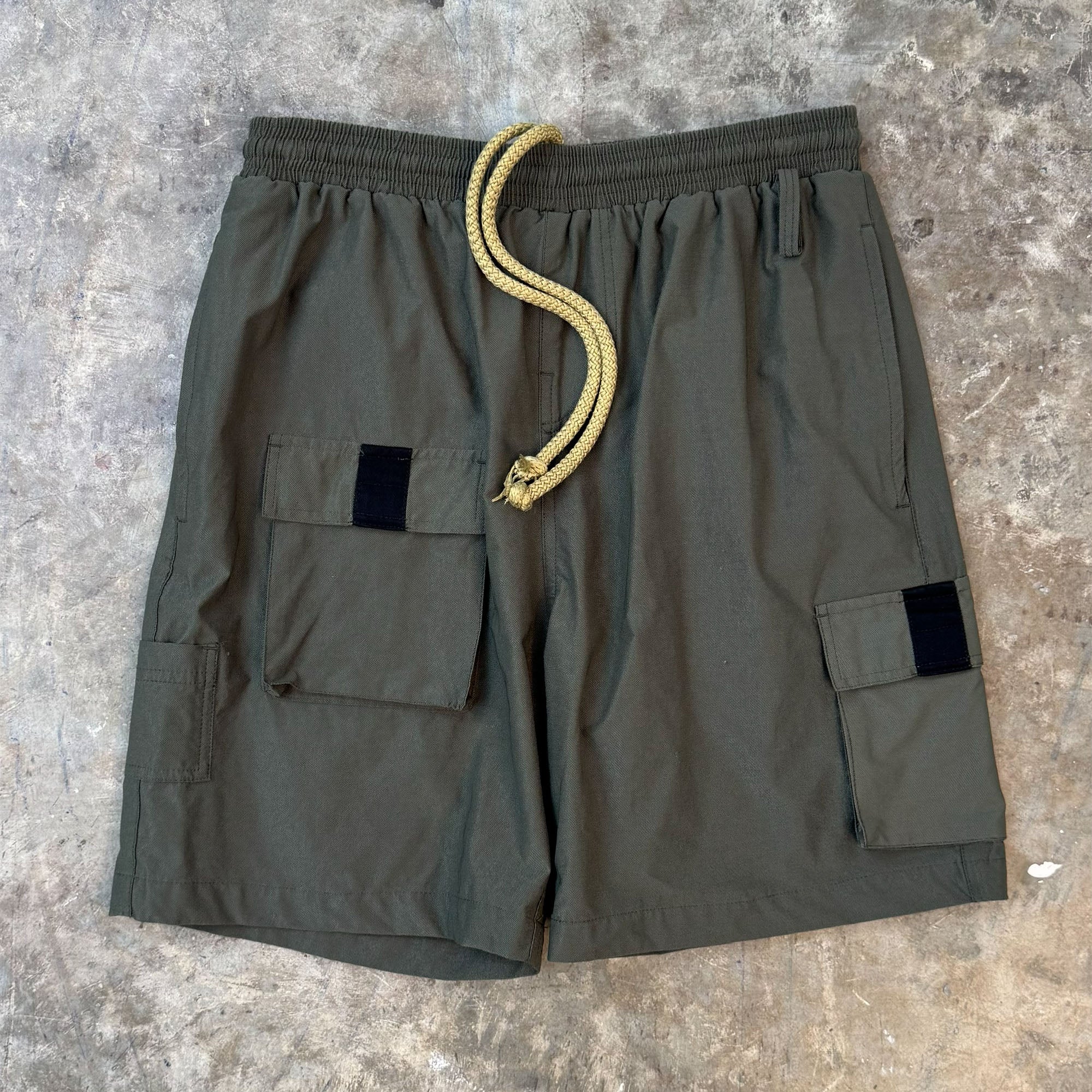 OLIVE 7 POCKET SHORTS