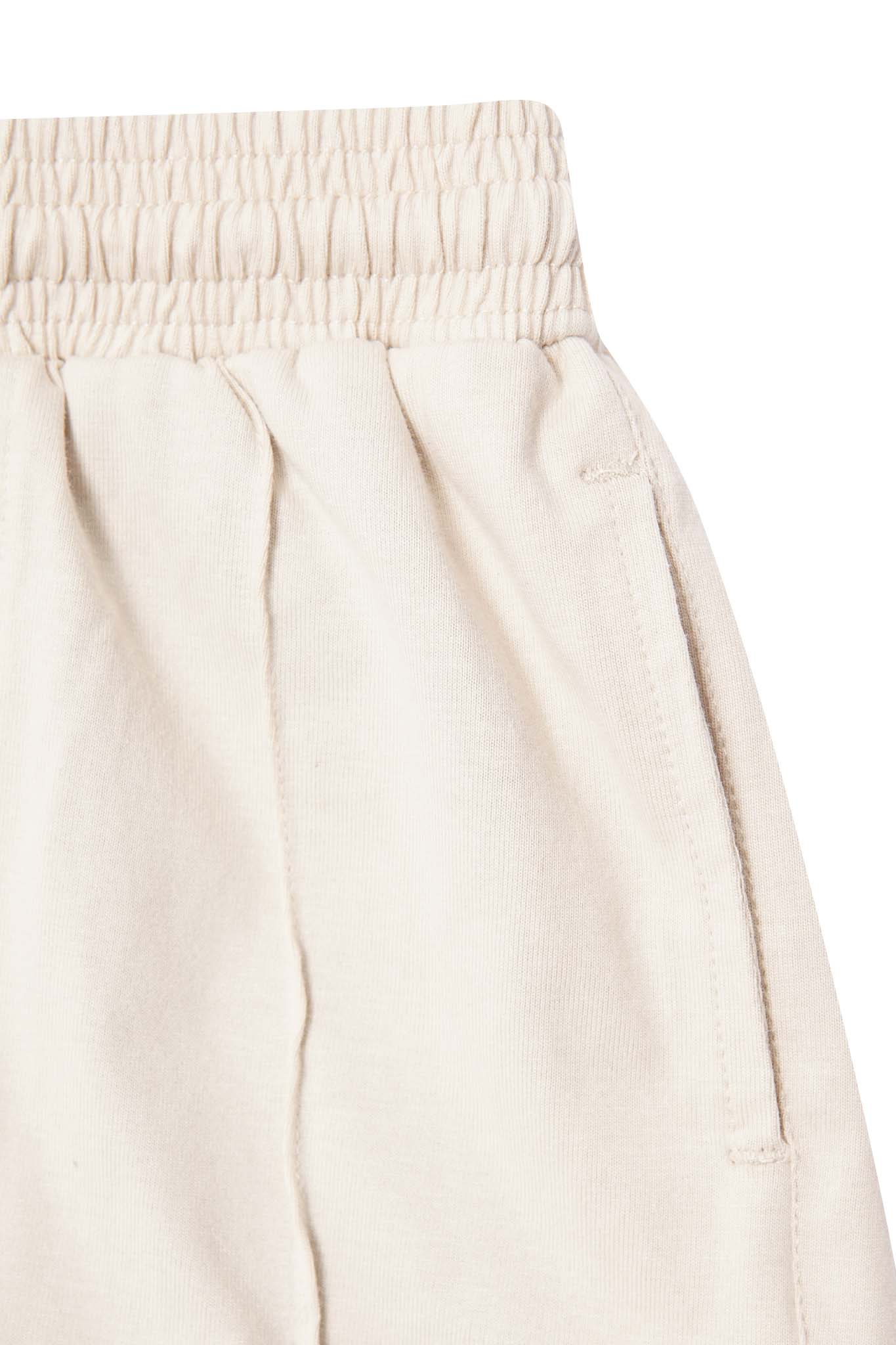 "PAINT SPLAT" LITTLE HUMAN™ PLEATED SHORTS IN OAT - Image 3