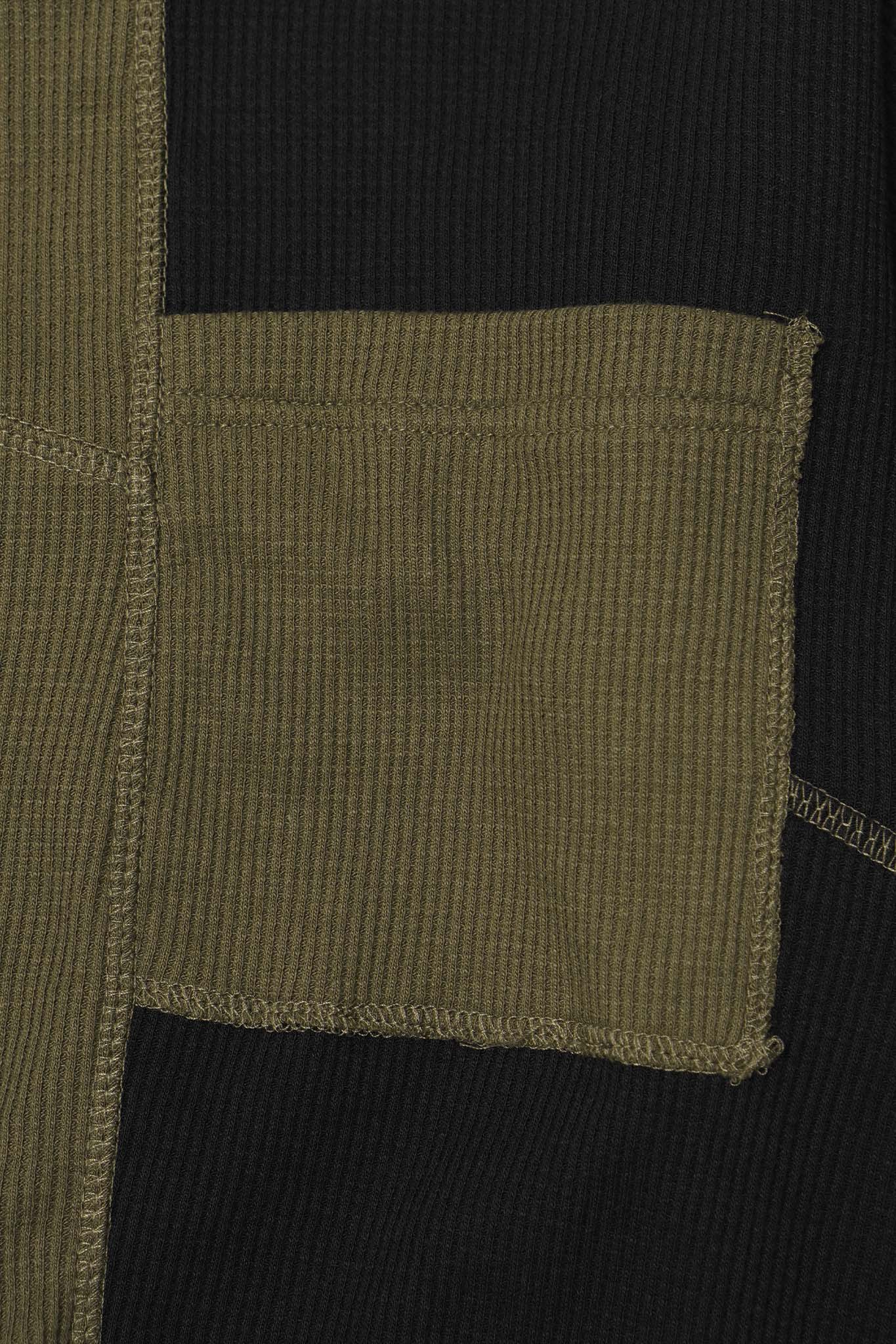 PATCHWORK MOCK NECK WAFFLE TEE IN TERRAIN - Image 7