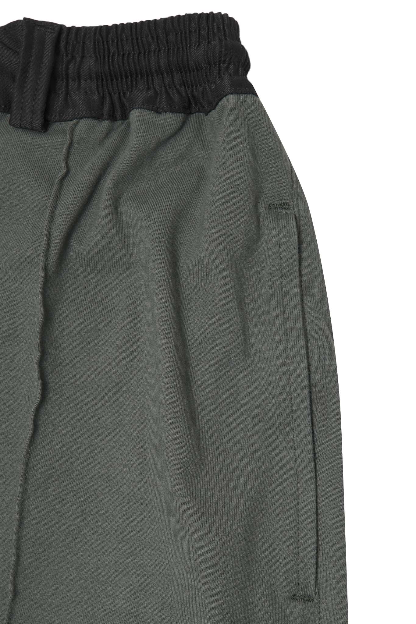 PLEATED ULTRA WIDE PANTS IN MOSS - Image 4