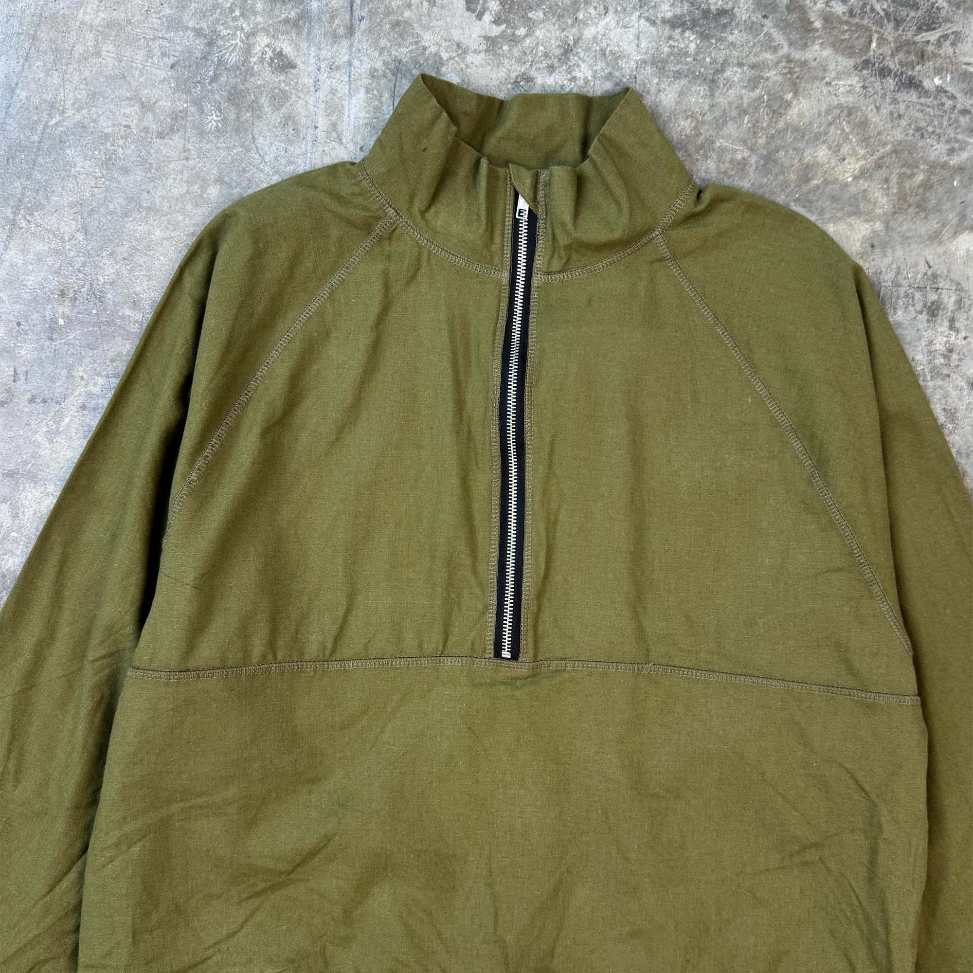 QUARTER ZIP L/S TEE V2 IN OLIVE - Image 3