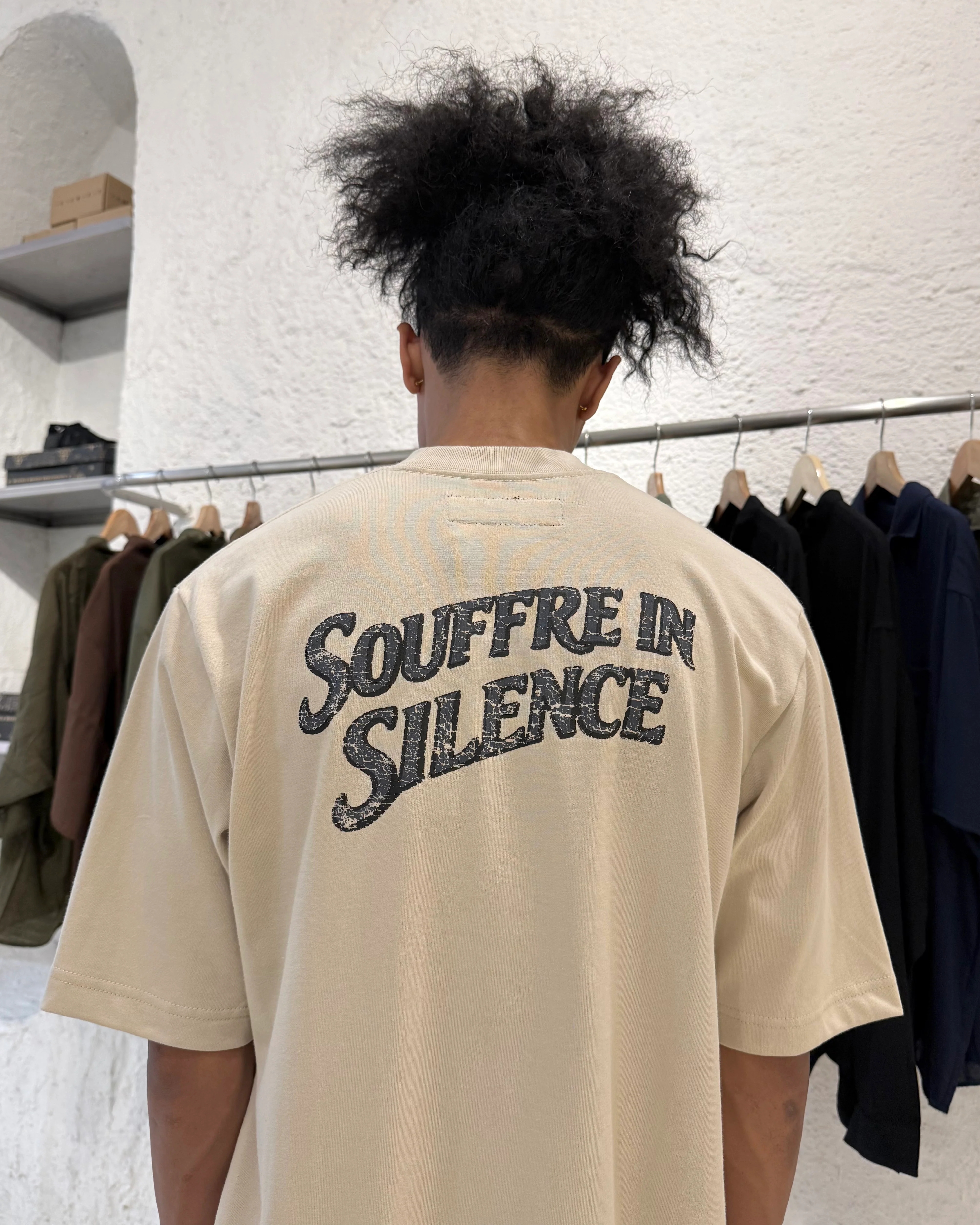 "SOUFFRE IN SILENCE" ULTRA HEAVY TEE IN OAT - Image 4