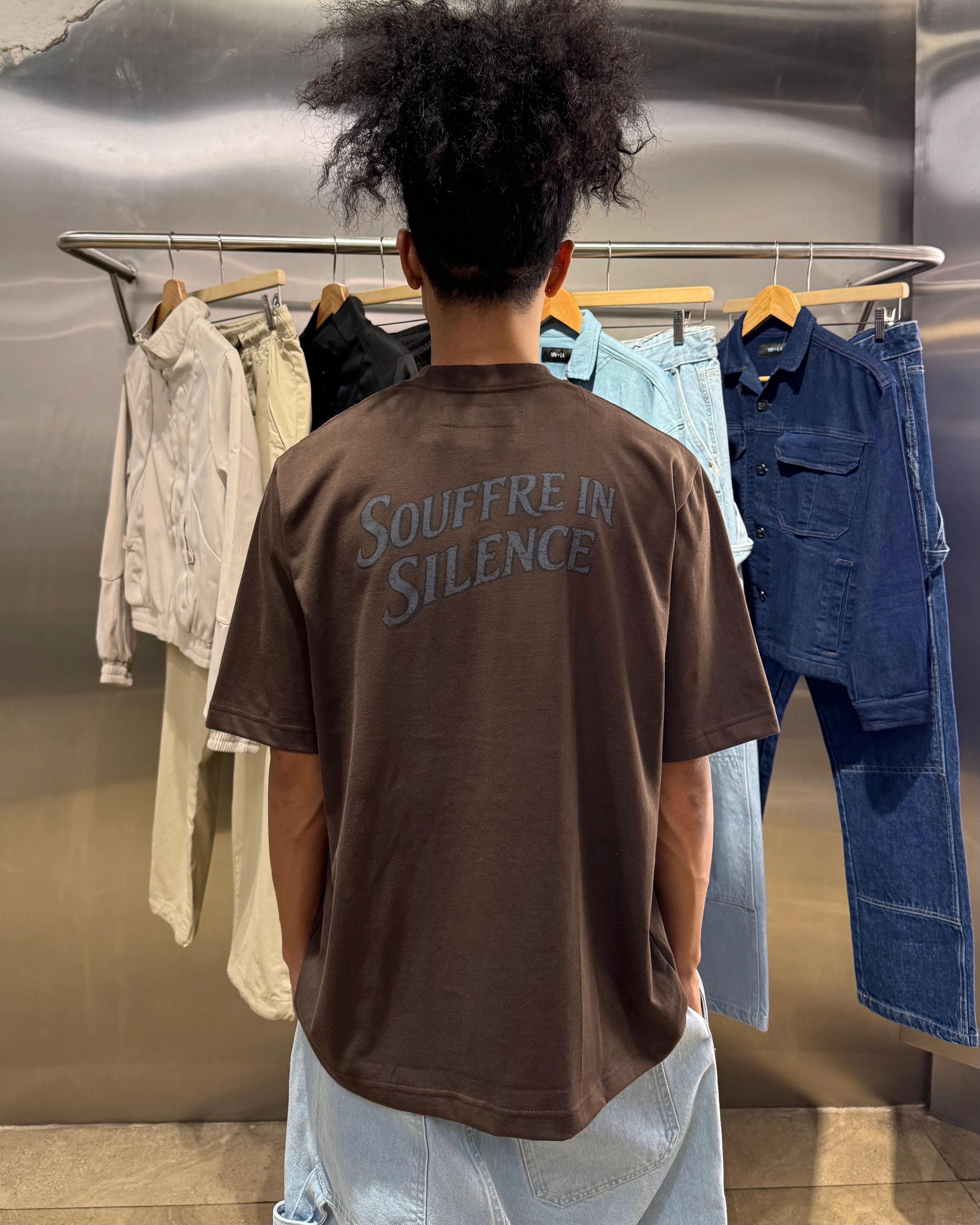 "SOUFFRE IN SILENCE" ULTRA HEAVY TEE IN WOOD - Image 5