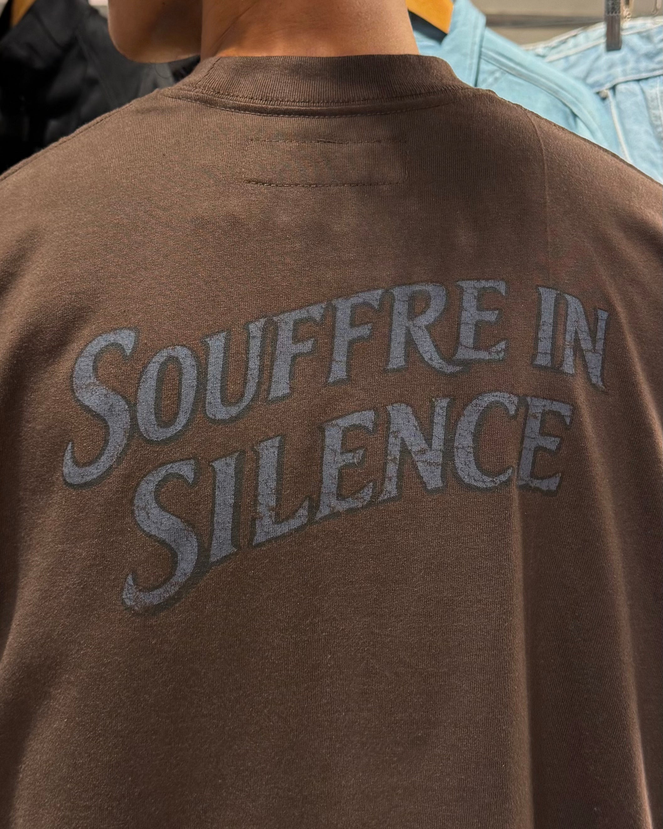 "SOUFFRE IN SILENCE" ULTRA HEAVY TEE IN WOOD - Image 6