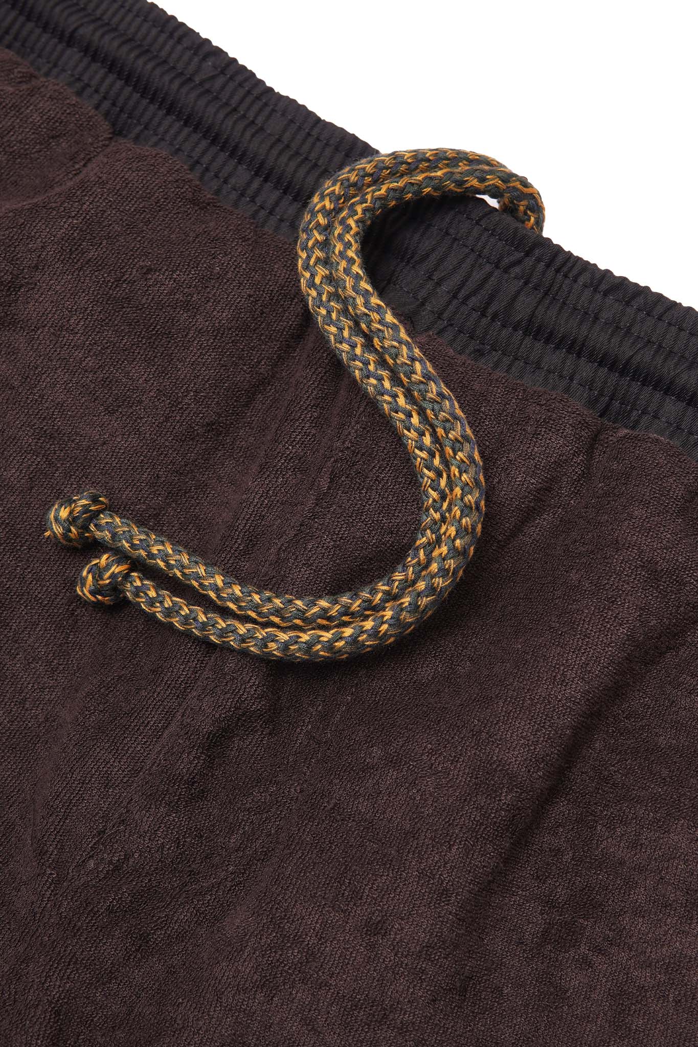 TOWEL STRIDE SHORTS IN CHARCOAL GREY - Image 6