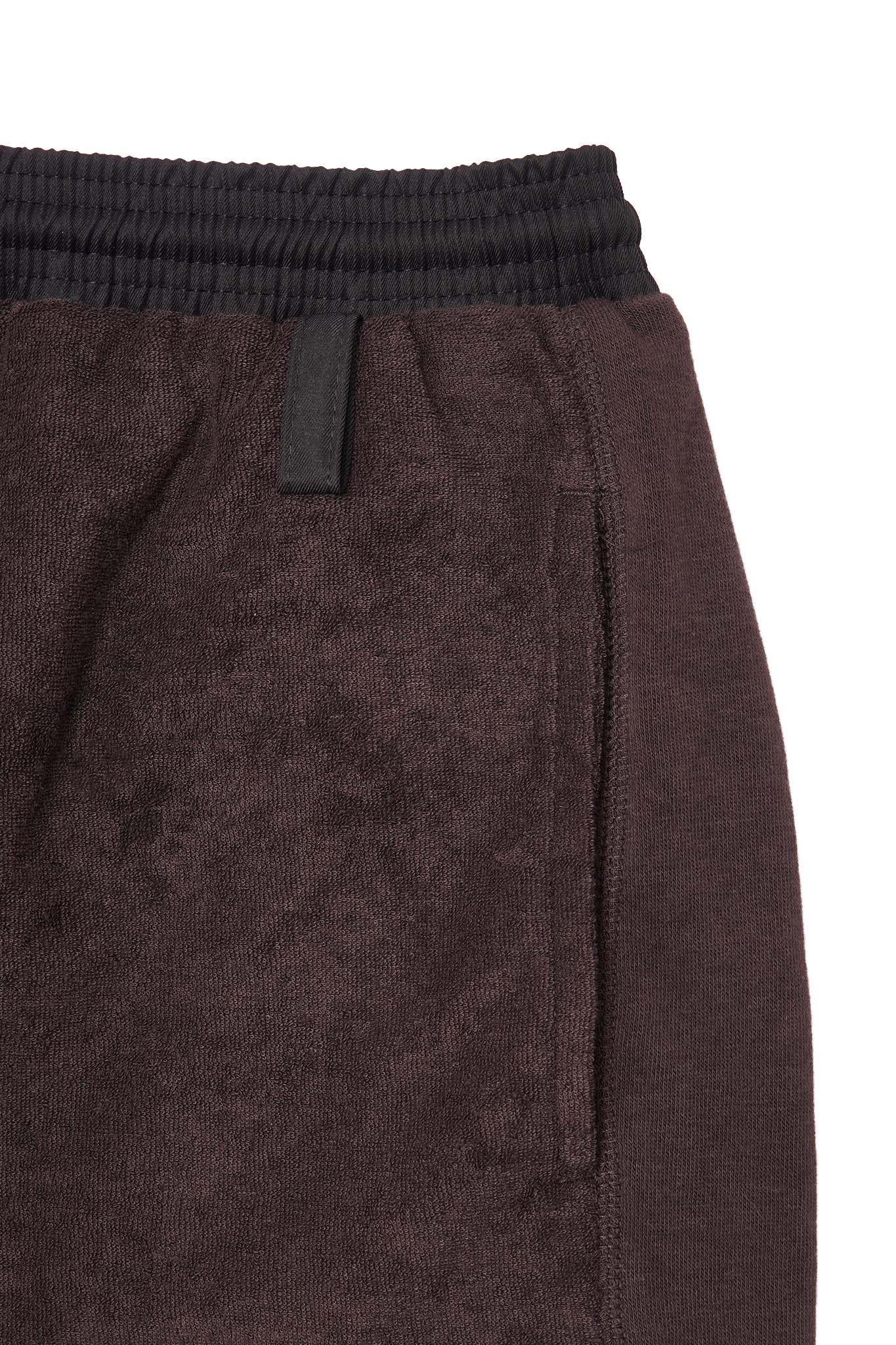 TOWEL STRIDE SHORTS IN CHARCOAL GREY - Image 8