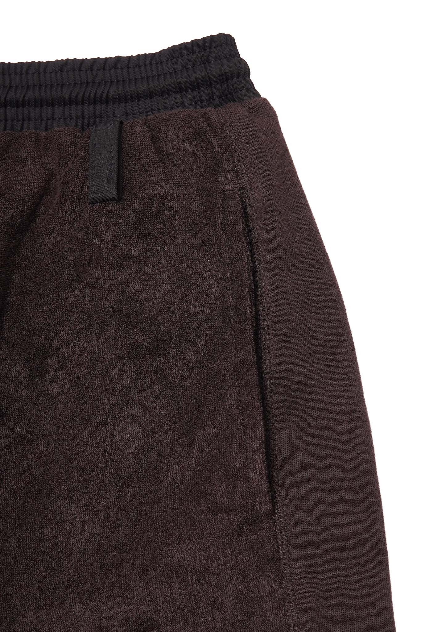 TOWEL STRIDE SHORTS IN CHARCOAL GREY - Image 9