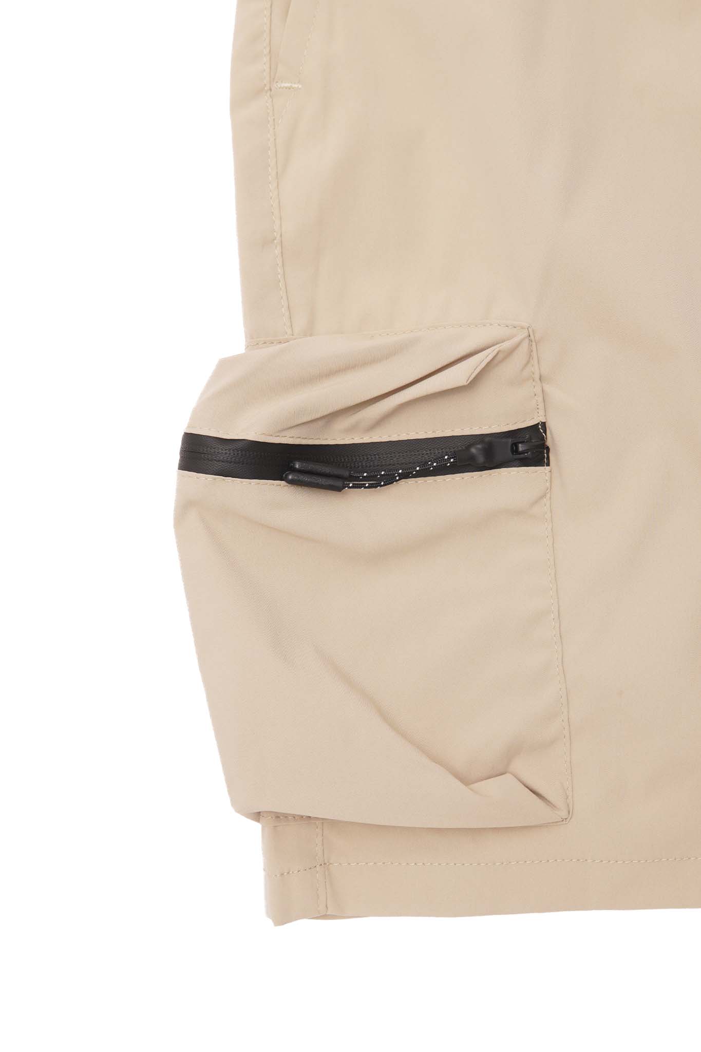 TREK SHORTS IN DESERT - Image 10