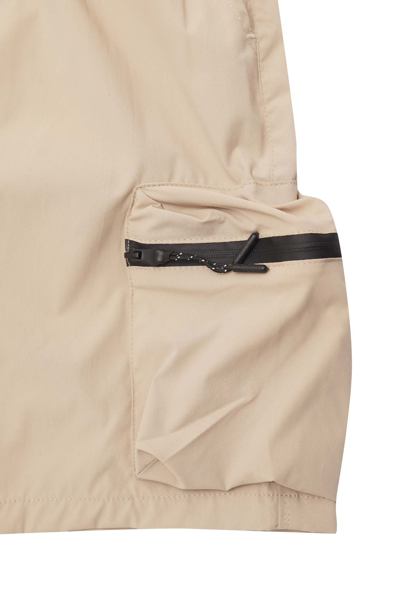 TREK SHORTS IN DESERT - Image 8