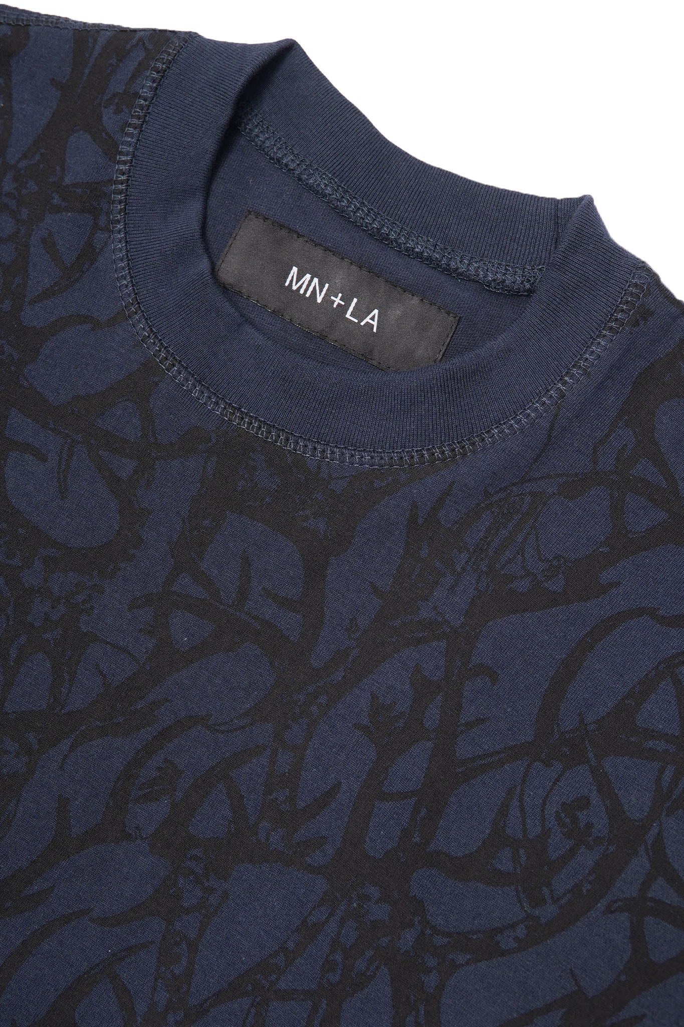 "VINES AND THORNS" BOX TEE IN NAVY - Image 3