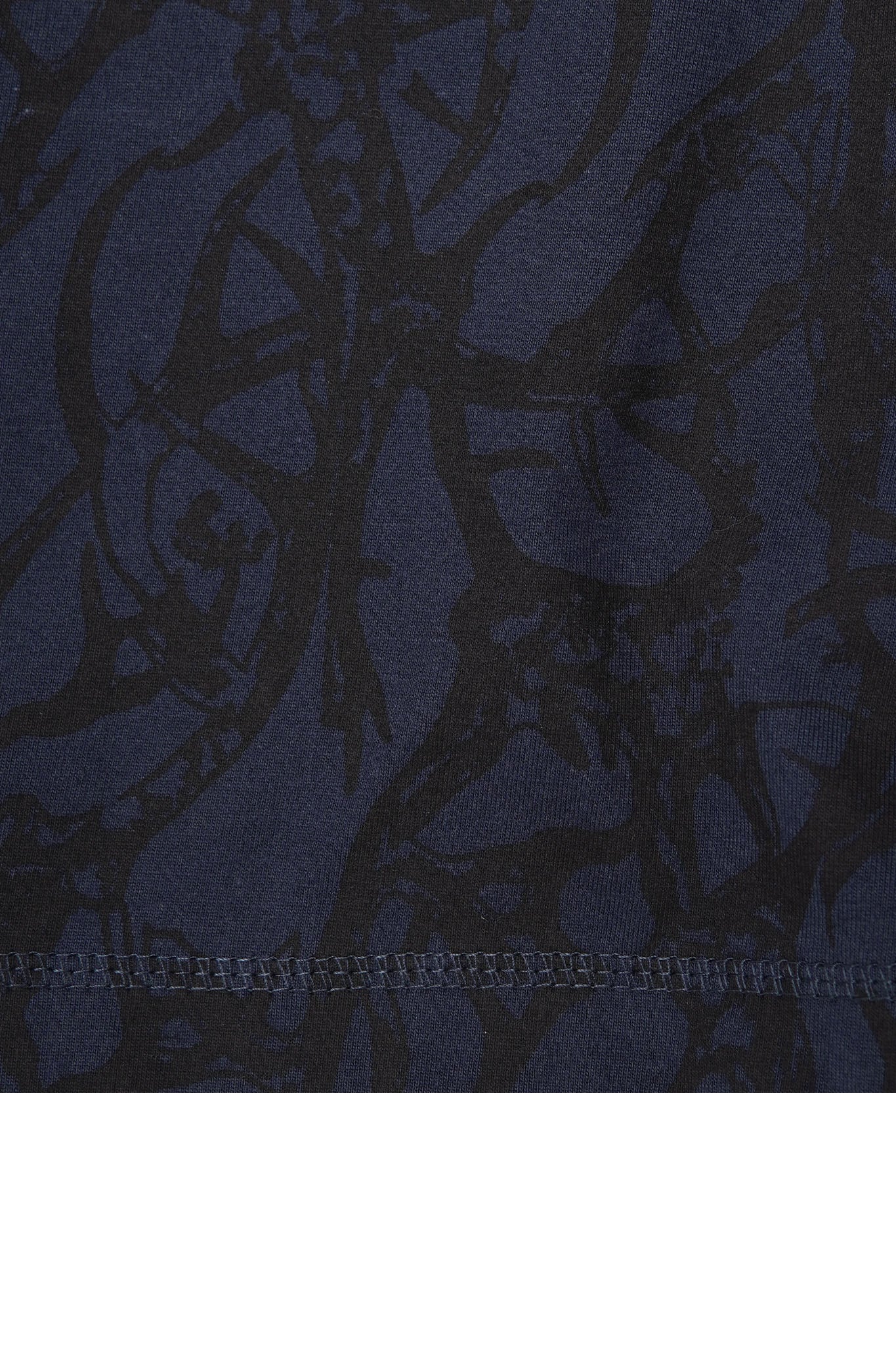 "VINES AND THORNS" BOX TEE IN NAVY - Image 6