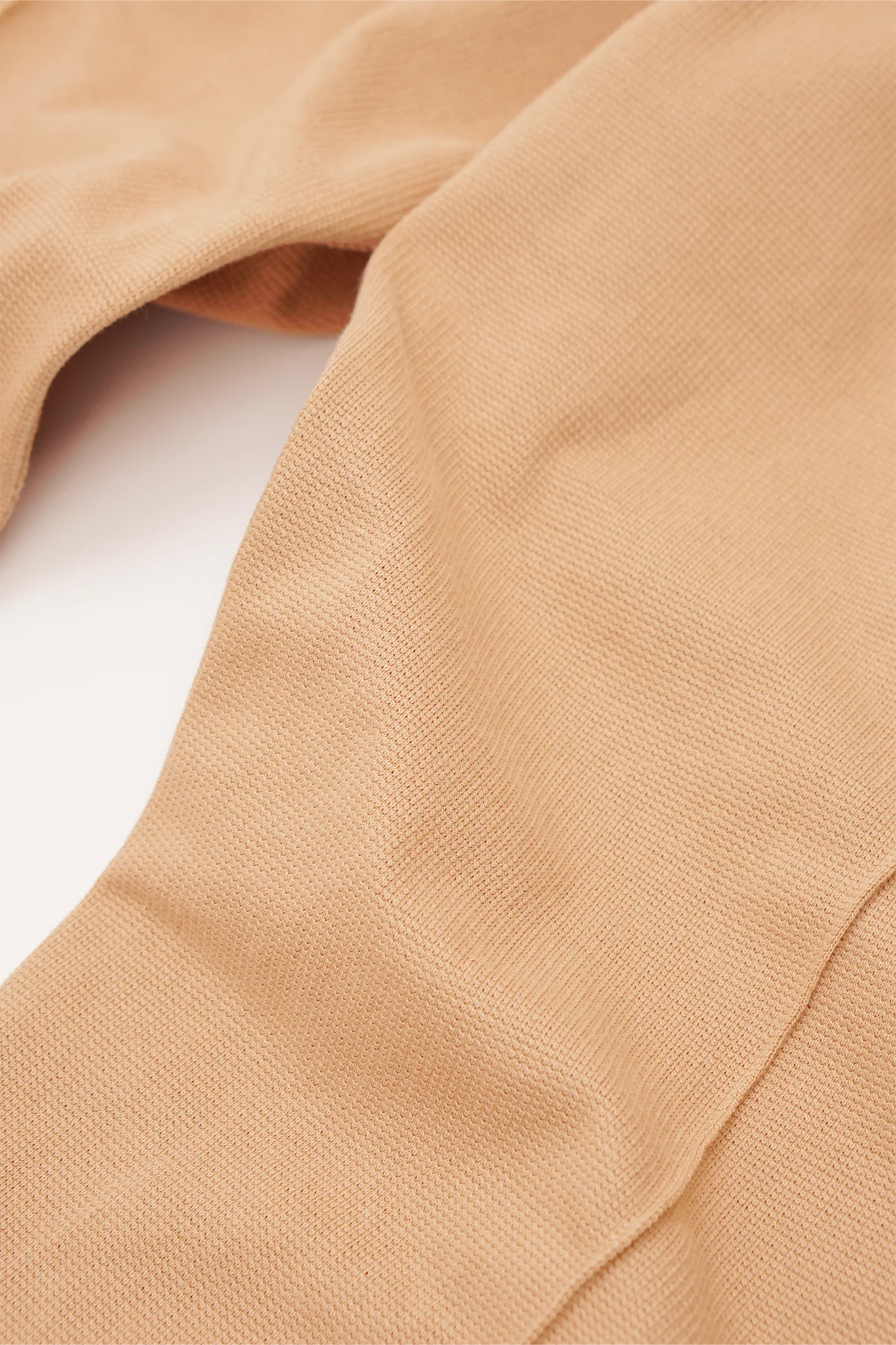 WAFFLE WEAVE PLEATED CROPPED PANTS IN WHEAT - Image 13
